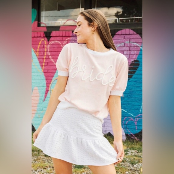 QUEEN OF SPARKLES Bride Glitter Script
Sweater SIZE: SMALL NWT - Picture 2 of 12